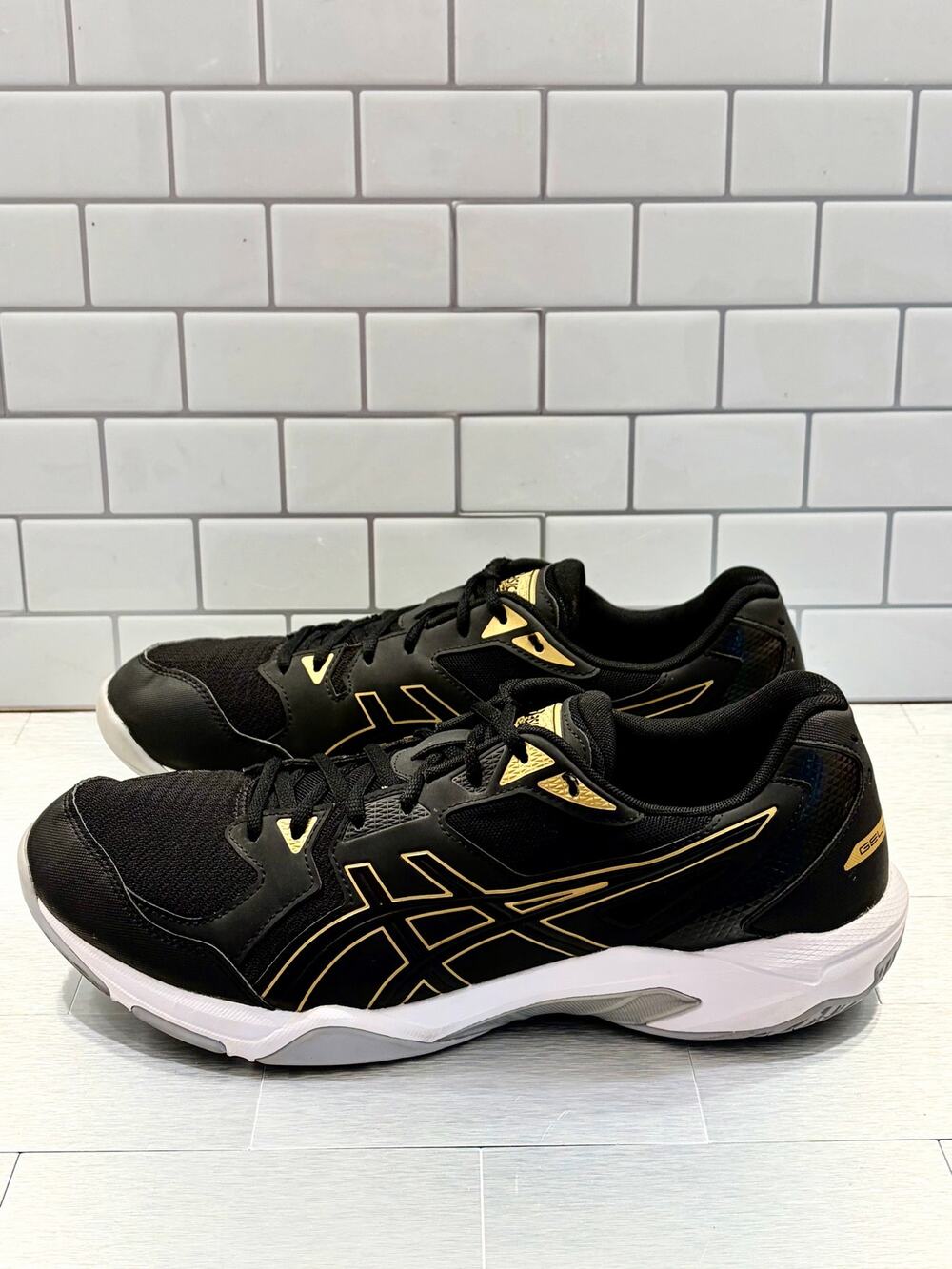 ASICS GEL-Rocket 10 Men’s 13 Black Gold Volleyball Court Shoes 1071A054